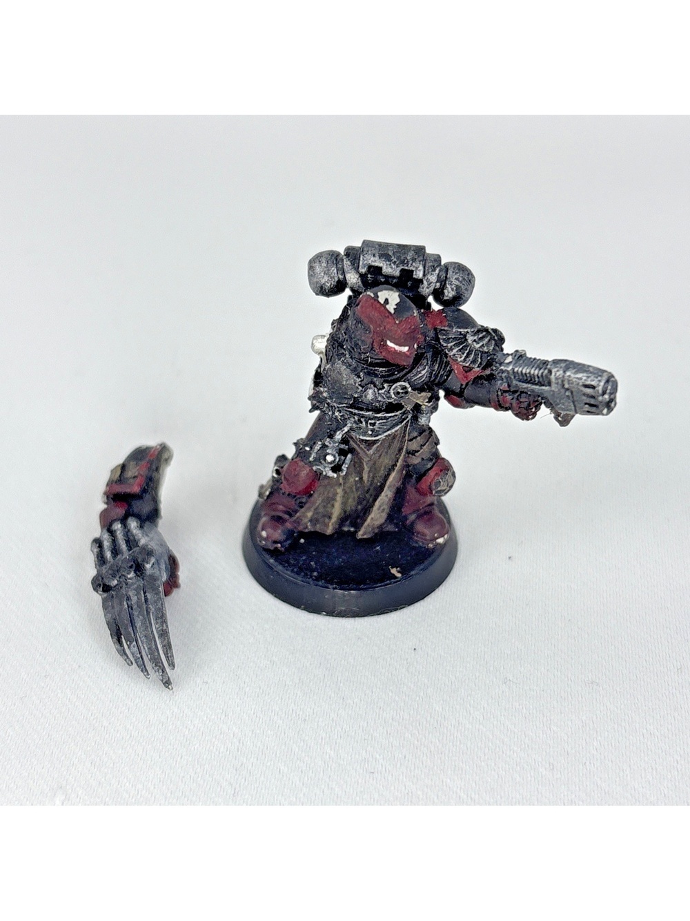 Warhammer 40k Space Marine Blood Angel With Claw Painted Metal